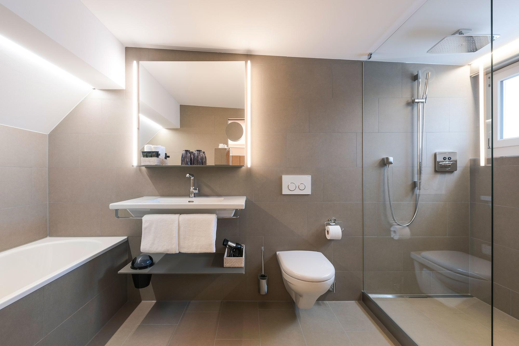 Savoy Hotel 4*