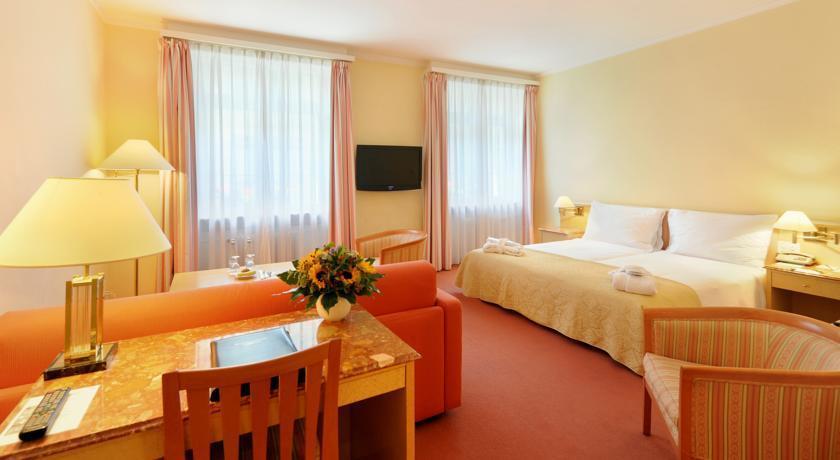 Savoy Hotel 4*